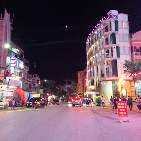 Thai Thinh Hotel Донг Ван Екстериор снимка