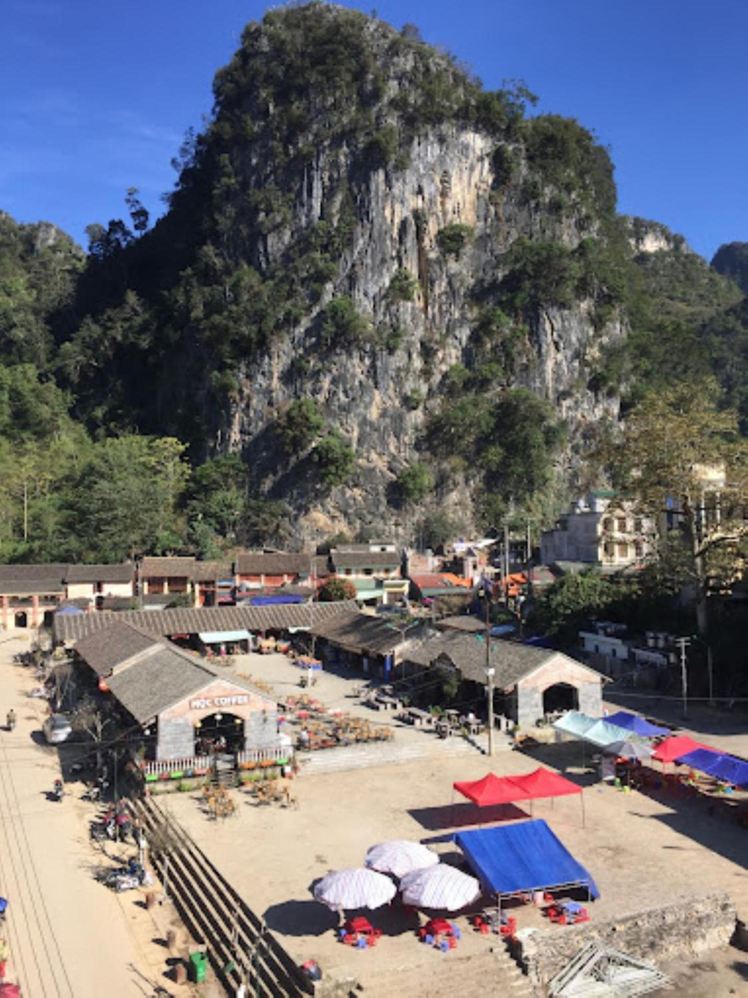 Thai Thinh Hotel Донг Ван Екстериор снимка
