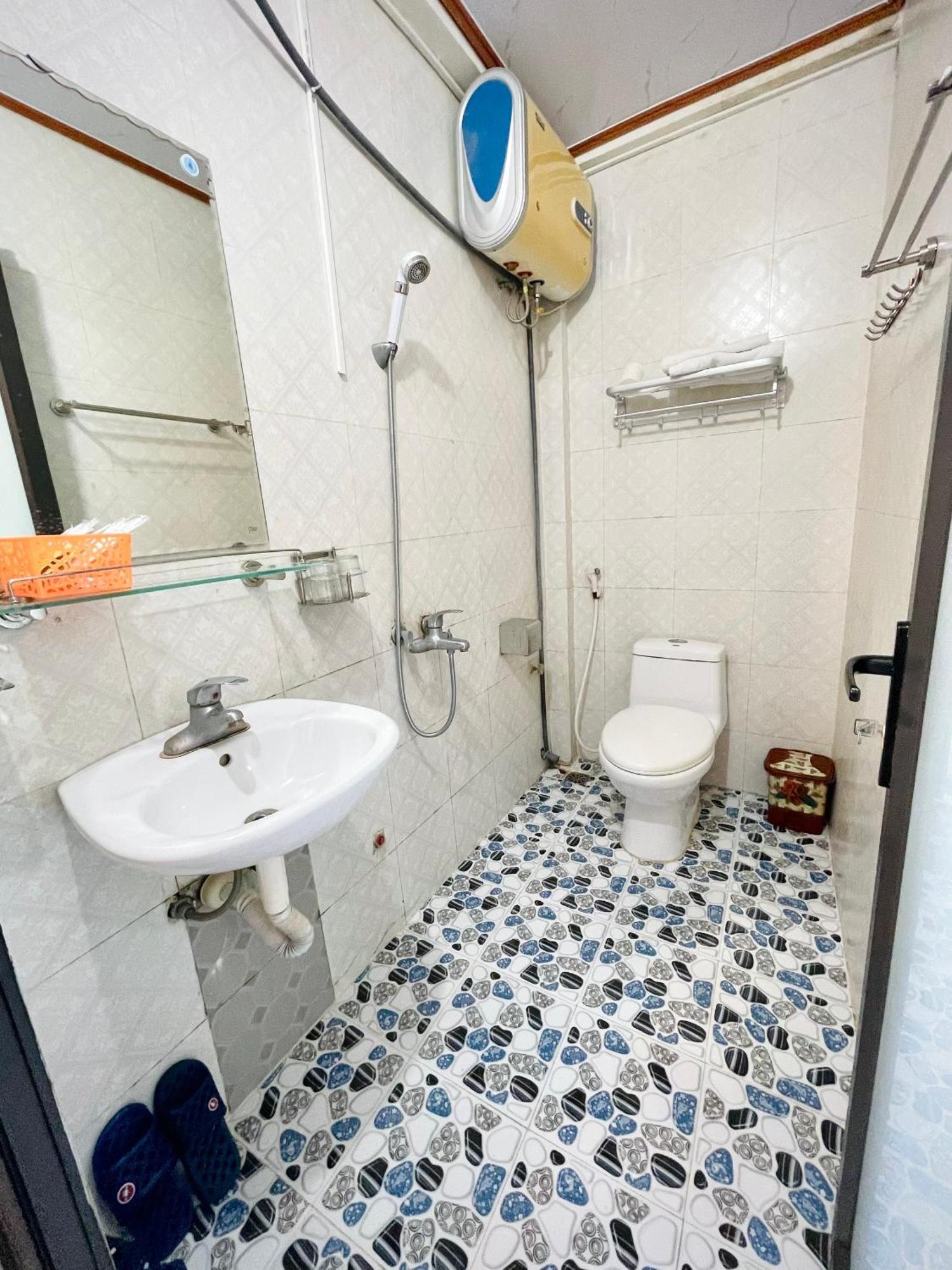 Thai Thinh Hotel Донг Ван Екстериор снимка